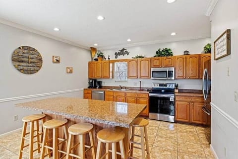 Chalet in the Sky's fully equipped kitchen