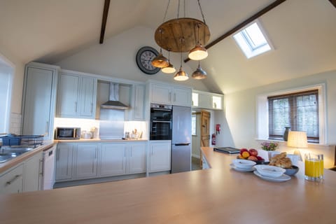 Ground floor: Spacious well-equipped kitchen