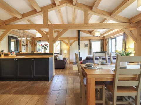 Cottage | Dining
