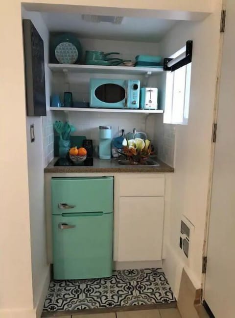 Kitchenette equipped with everything you need and more. 