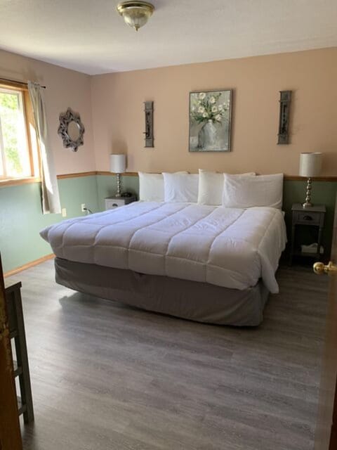Second bedroom with king bed