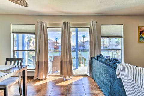 Corpus Christi Vacation Rental | 1BR | 1BA | 674 Sq Ft | 1 Step to Access