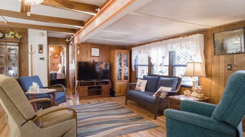 Living Room~ HDTV