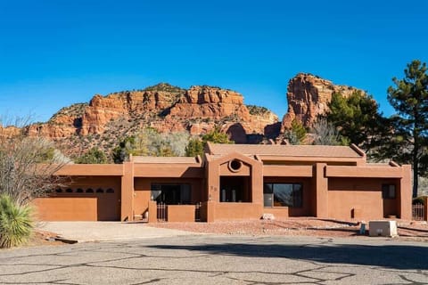 Welcoming curb appeal