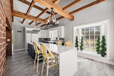 Kitchen w/ Extended Island