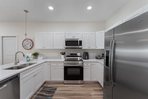 Roomy kitchen that’s fully stocked