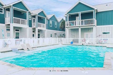 Heated Pool - Shared