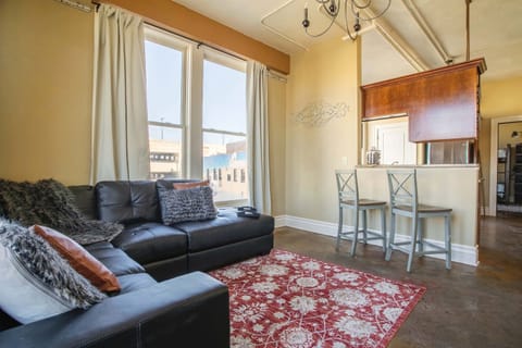Downtown Loft at Park Central West