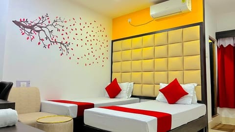 Corporate Twin Ac | Desk, laptop workspace, WiFi (free), individually furnished