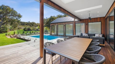 You can lounge and rest after swimming or prepare a fun brunch by the pool. It's also great to socialise and bond over BBQ and drinks