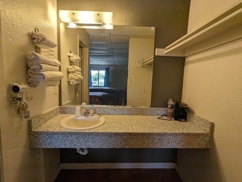 40-inch Smart TV with digital channels, TV