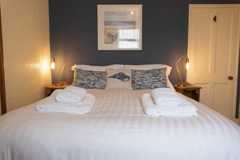 2 bedrooms, individually decorated, individually furnished, free WiFi