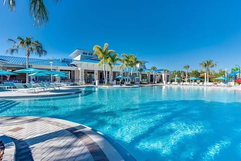 Windsor Island Clubhouse Pool and Waterpark