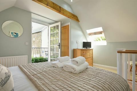 3 bedrooms, individually decorated, individually furnished, free WiFi