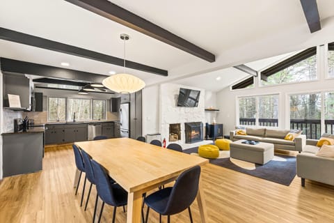 Dining area - ideal for delicious homemade meals and group gatherings.