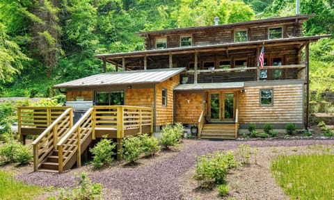 Welcome to River Lodge!