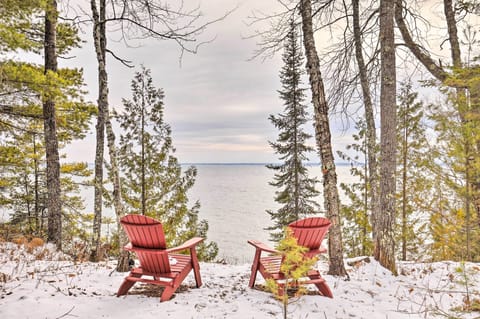 Washburn Vacation Rental | 2BR | 2BA | 1,950 Sq Ft | Step-Free Access
