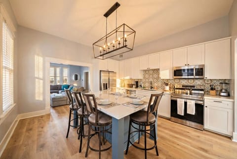 A kitchen perfect for preparing meals for the family!