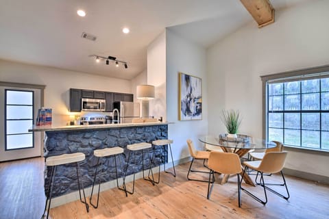 Dining Area | Dishware & Flatware