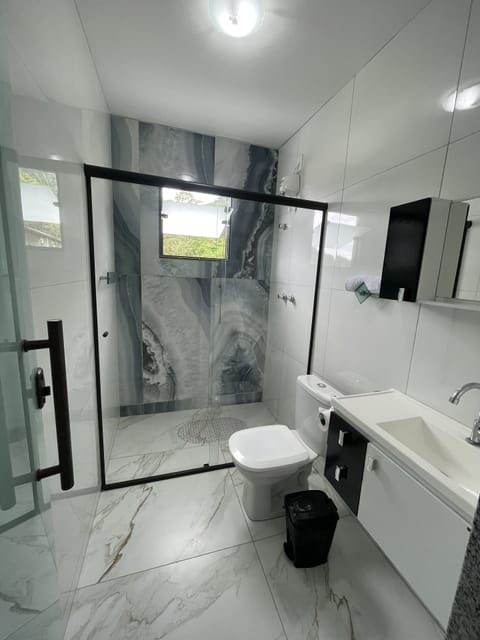 Family Quadruple Room, Sea View | Bathroom | Shower, free toiletries, hair dryer, towels