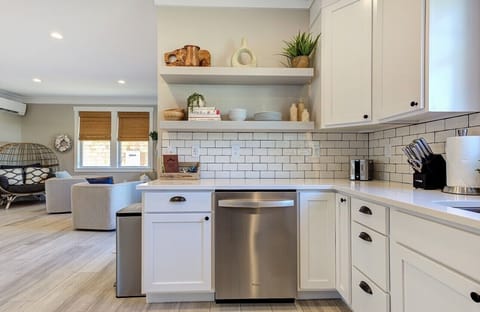 Stainless steel appliances, fully stocked kitchen with Keurig & coffee pods