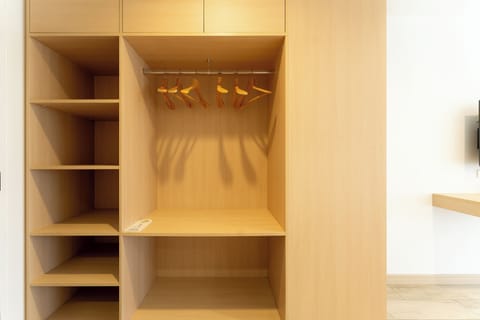 Deluxe Double Room | Desk, WiFi (free), bed sheets