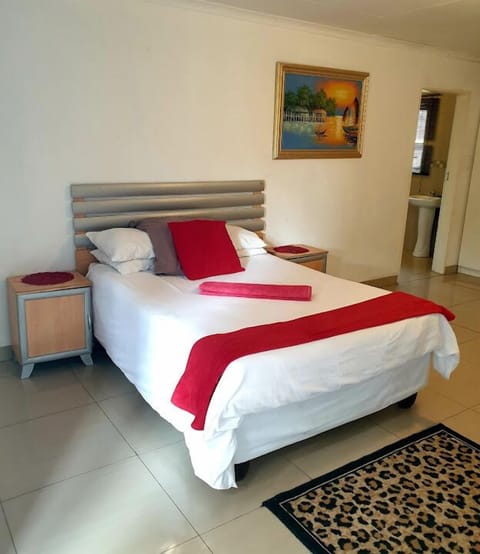 Business Room | Iron/ironing board