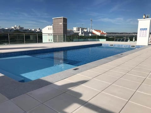 AT10 Roof Top Pool