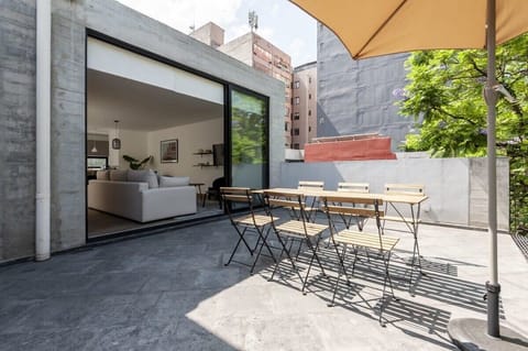 Spacious Patio