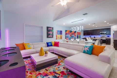 Family Room open floor plan #125