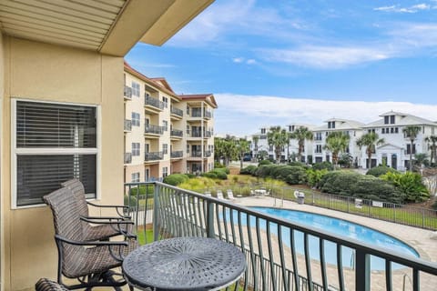 Welcome to Emerald Waters 204- Sweet Retreat!