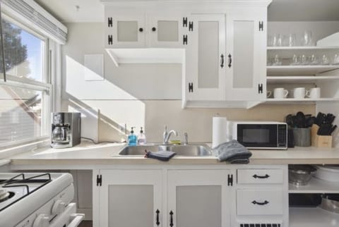 Kitchen #2 Equipped with all your main cooking essentials