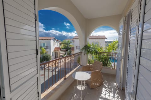Bungalow, 4 Bedrooms, Private Pool, Garden View | Living area