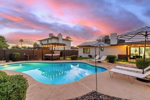 Your own private back yard oasis