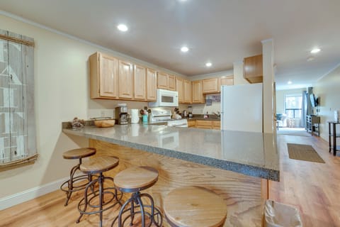 Kitchen | Cooking Basics | Trash Bags & Paper Towels