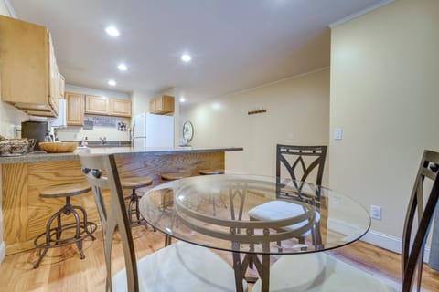 Dining Table | Dishware & Flatware