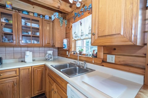 House (3 Bedrooms) | Property amenity