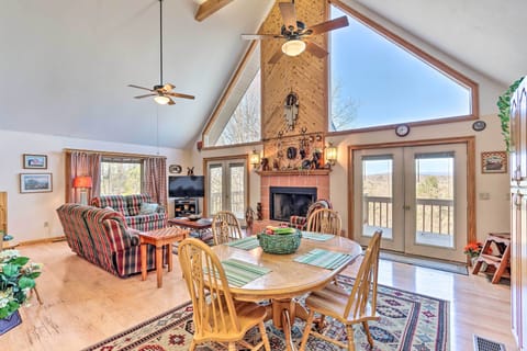 Murphy Vacation Rental | 2BR | 3BA | Stairs to Access | 1,900 Sq Ft