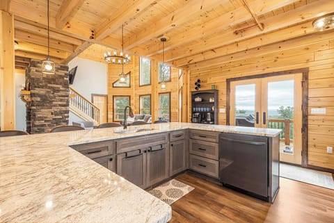 House (5 Bedrooms) | Property amenity