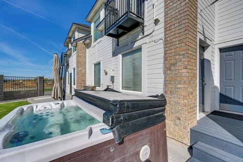 Pasco Vacation Rental | 2BR | 2BA | Stairs Required | 1,050 Sq Ft
