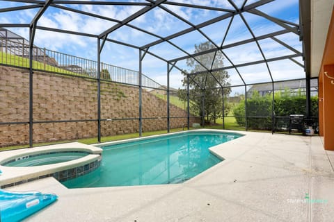 Pool and overflow spa to enjoy at anytime.