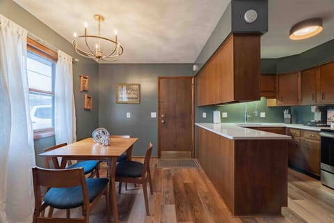 Dining area for four!