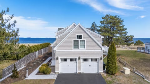 4 Bedroom, 4 Bathroom Beach Front Home