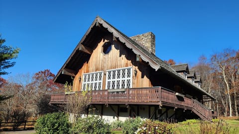 5,100 Sq. Ft. Swiss Chalet-sixteen beautiful, private acres-Perfect for Holidays