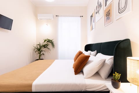 Family Apartment | 2 bedrooms, blackout drapes, iron/ironing board, free WiFi