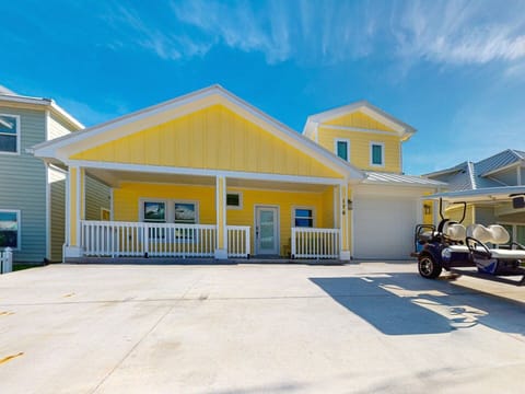 No garage access. 
Drive length will accommodate up to a 24' trailer.