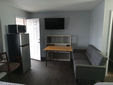 Basic Double Room | Blackout drapes, iron/ironing board, free WiFi