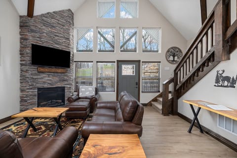 Living Room/Entrance