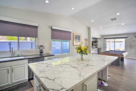 Kitchen | Cooking Basics | Coffee Maker | Paper Towels/Trash Bags Provided