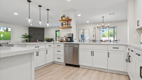 Studio (3 Bedrooms) | Private kitchen | Fridge, blender